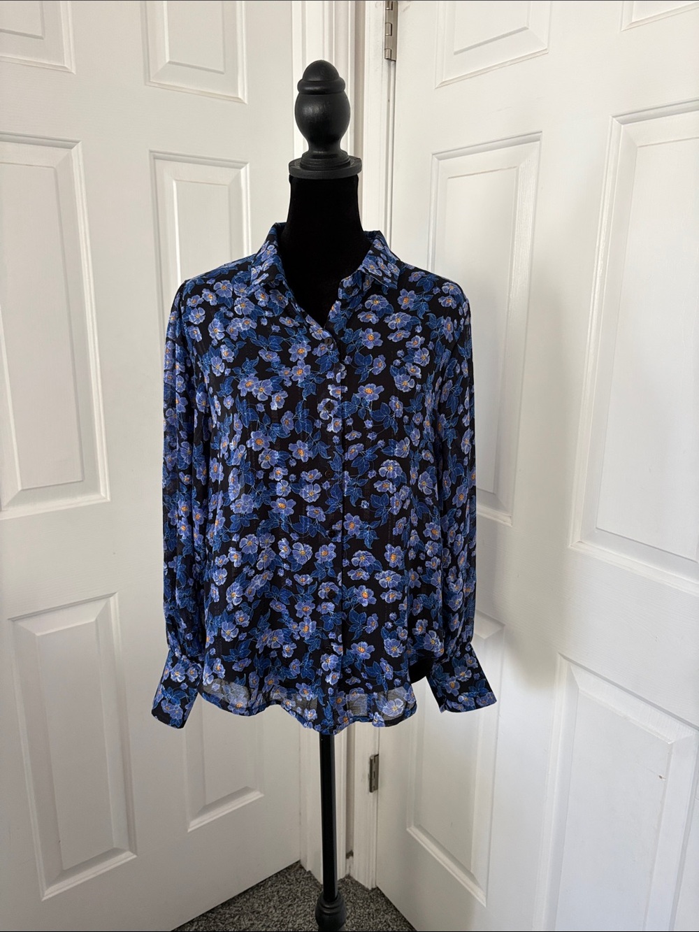 Easy Clothes Floral contemporary button-down blouse